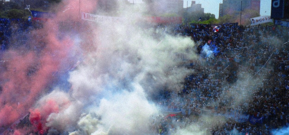 Hinchada-Nacional-Montevideo-grano