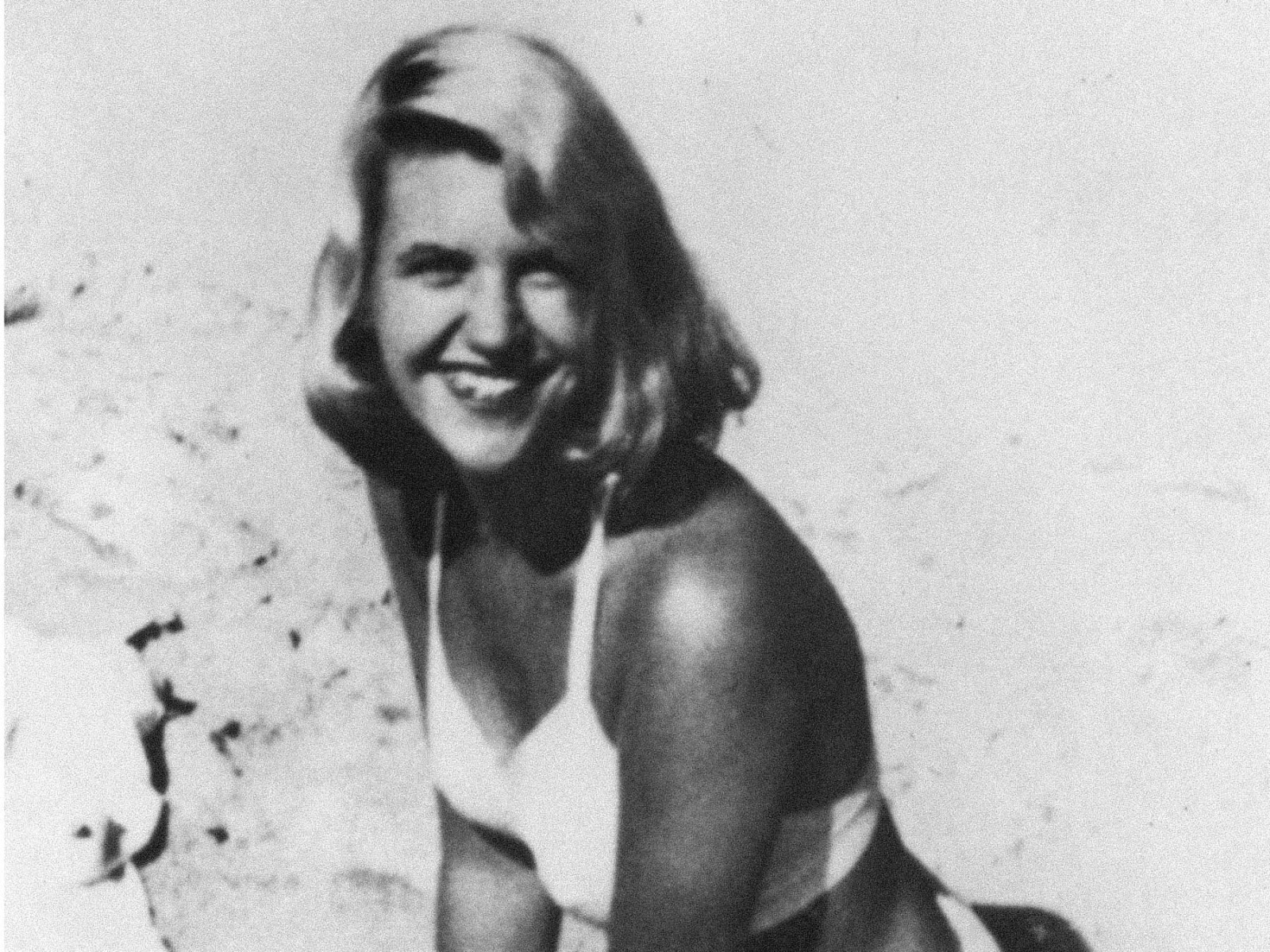 Sylvia Plath Beach Benidorm grano