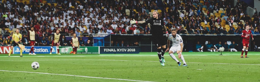 Benzema gol Liverpool Karius