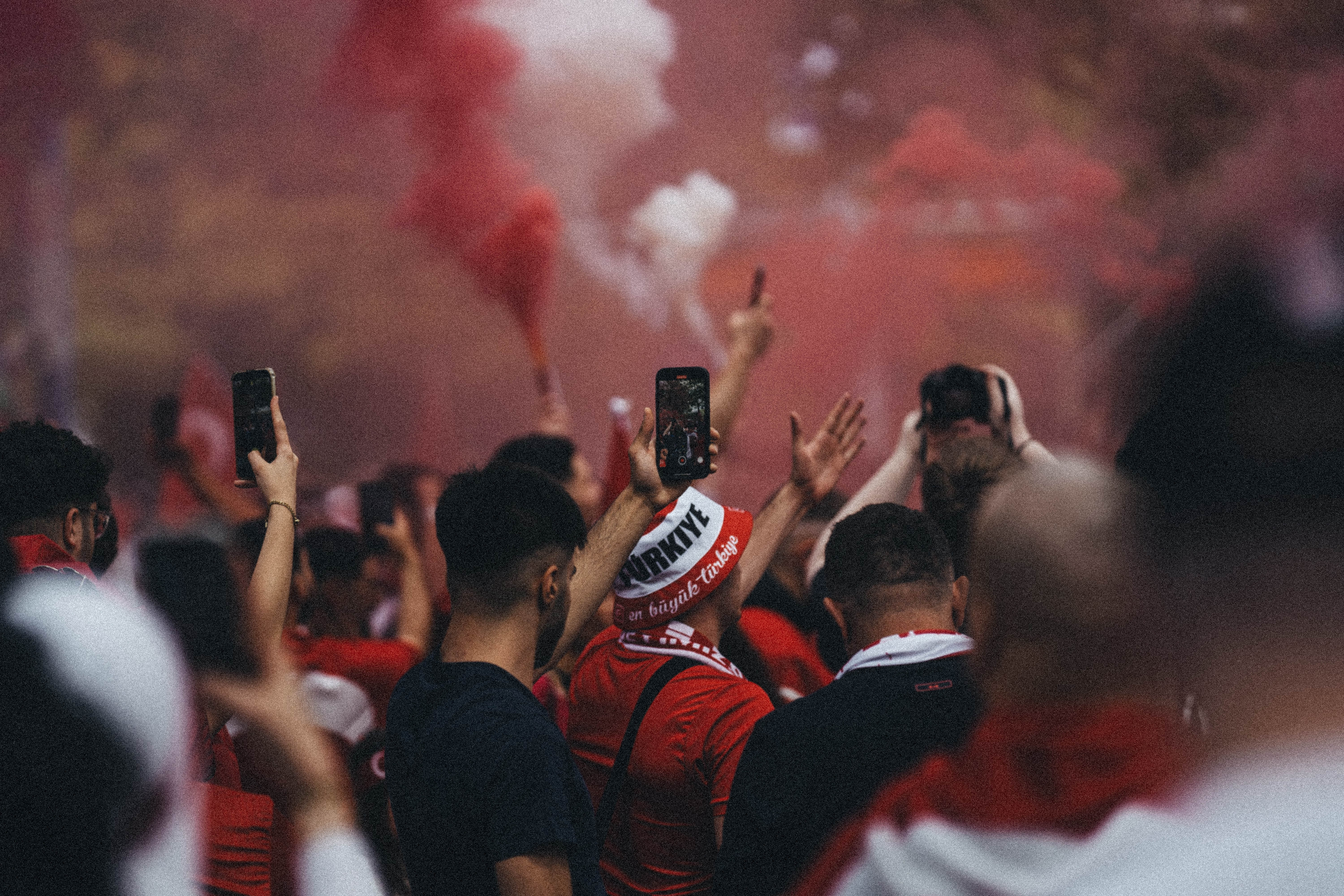 Hinchada-Turca-Omar-Ramadan